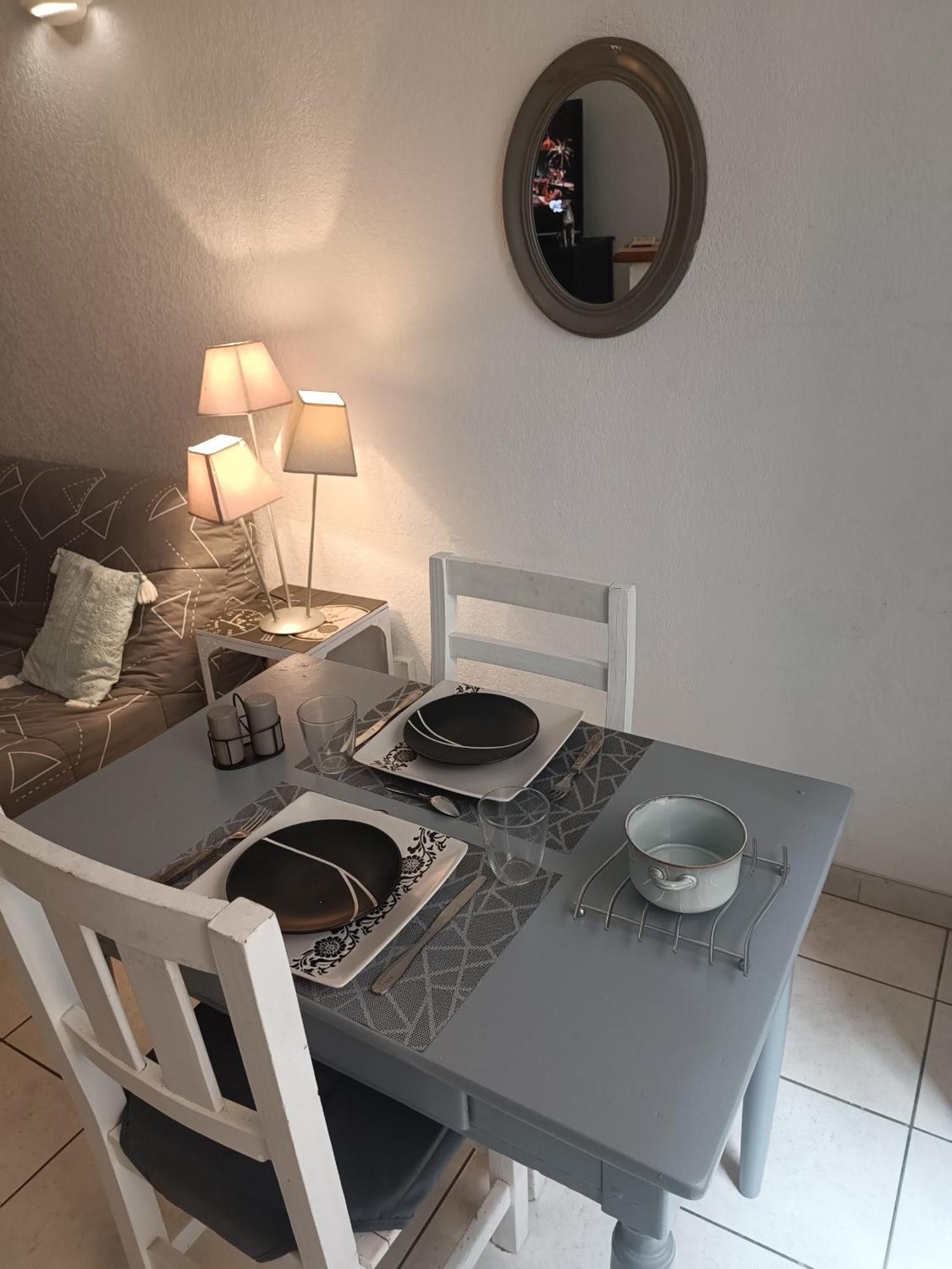 Grand Studio Meuble Chez Coco Romans-sur-Isère Εξωτερικό φωτογραφία